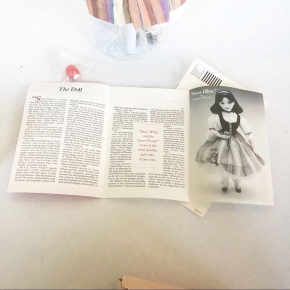 Edwin Knowles Snow White Collectible Doll - Picture 8 of 9